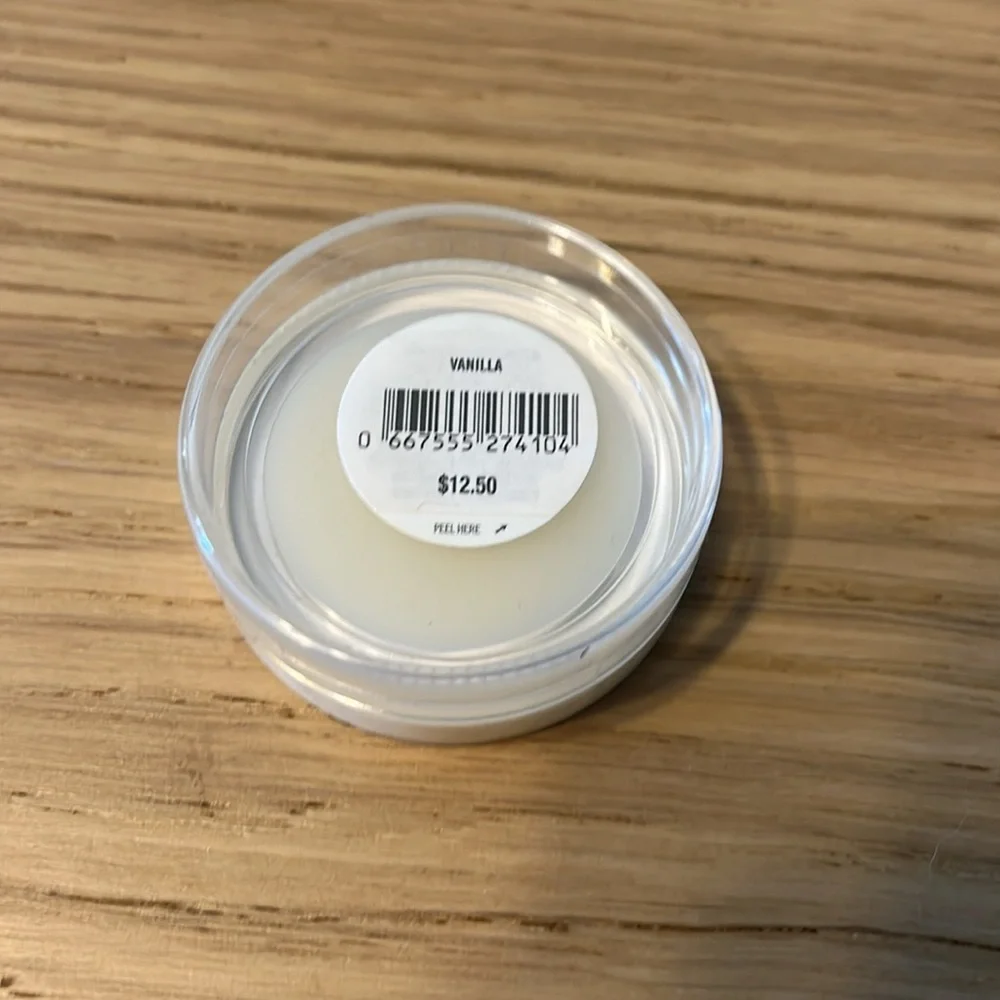 Bath  & Body Works Hydrating Lip Balm. Vanilla.